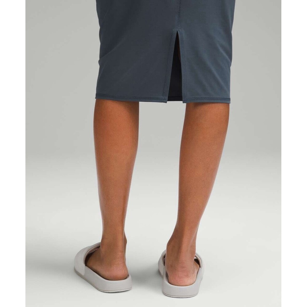 lululemon athletica High-Waist Midi Skirt in Slate Blue - Picture 3 of 11